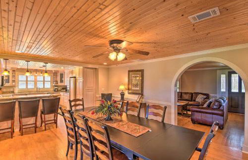 Serving Southern Charm at this Clarkesville House! - Foto 6