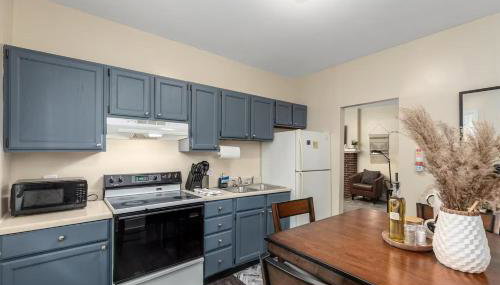 Bright and Newly Remodeled Apartment Near EMU 1 apts - Foto 2