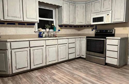 Cottage near Cedar Point and downtown Sandusky - Photo 26