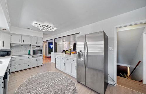 Comfort, Fun, & Charming - 5BR Oasis with Pool - Foto 42