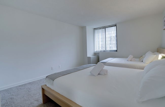 Convenient Apt Near Airport - Photo 7