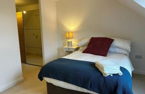 Andover Charming Three Bedroom House - Photo 3