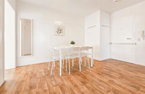 Tolstov Apartments - 1 or 3 Room Apartments with Balcony - 20 Min Messe DUS & Airport DUS - Foto 37