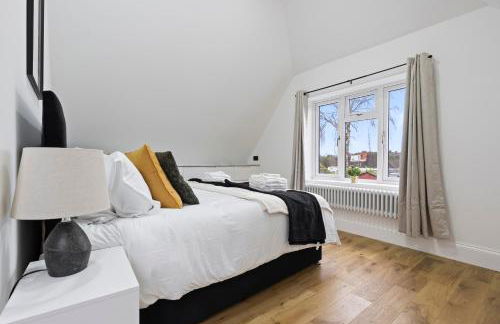Beautiful Home, Free Parking For Large Groups Sleeps 10 Book Now! - Foto 43