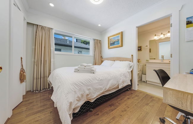 Quite House near Vancouver Airport - Photo 10