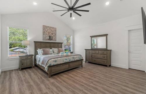 Brand NEW Expansive Coastal Home w/ Custom Furnishings Sleeps 15 - Photo 104