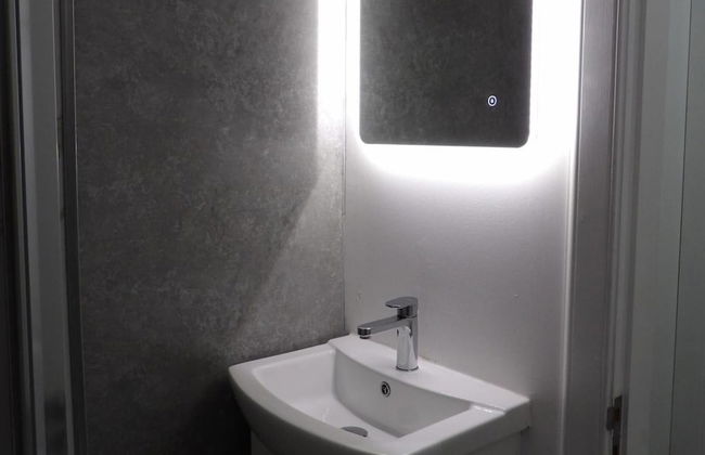 2bed Apt Sleeps 4-near Meadows Park, Parking, Wifi - Foto 10