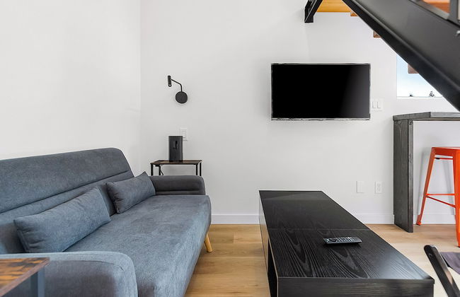 Sleek & Stylish Urban Loft - Foto 1