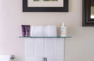 Bespoke Central Town House - Photo 8