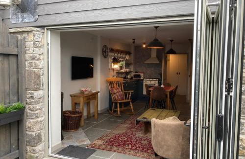 Great country-style house with a courtyard - Photo 2