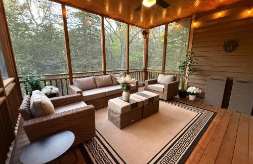 The Lodge, 'North Woods' style, boutique Galena Getaway! - Photo 14