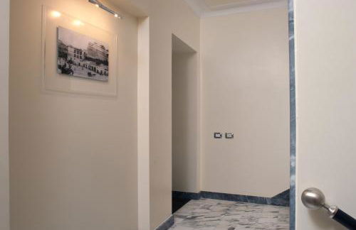 Right House - Characteristic Marina District - Photo 38