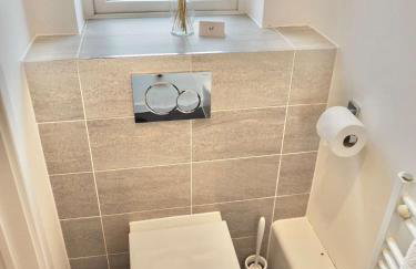 Modern & Stylish 3 Bedoom Home in Taunton - Photo 24