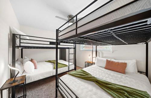 Pool Stay Near DT, Heights WiFi Games Yard BBQ - Foto 32