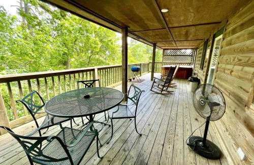 C9, Two bedroom, two bath, log-sided, lake view cottage with hot tub cottage - Foto 11