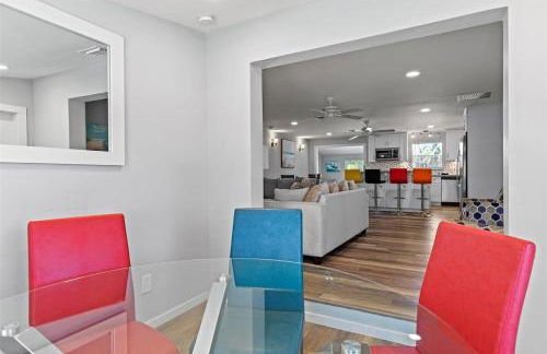 Sea Glass Dreams - Waterfront Pool Home, Mini Golf, Game Room, 110' Dock - Foto 37