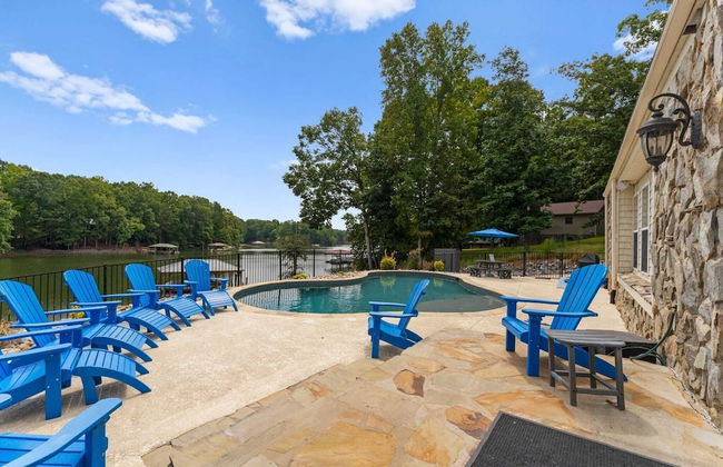 Whitetail Cove by Avantstay Lakefront w/ Pool + Private Dock Sleeps 20 - Photo 9