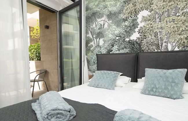 Elisabeth Downtown Apartments by FirstHost - Photo 16