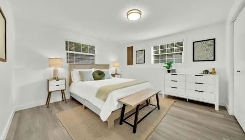 HUGE Modern Family Home- Modern, Fully Stocked, Weekly Savings - Foto 5