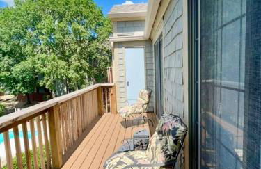 2bd condo w pool view deck 15mn from Kansas City - Photo 14