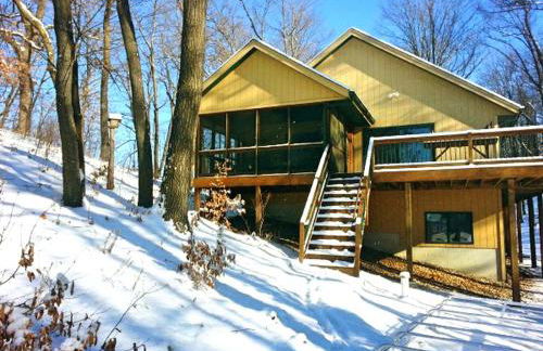 Rustic Cabin Rental with Waterfront Views on Lake Sylvia near St. Cloud, Minnesota - Foto 1