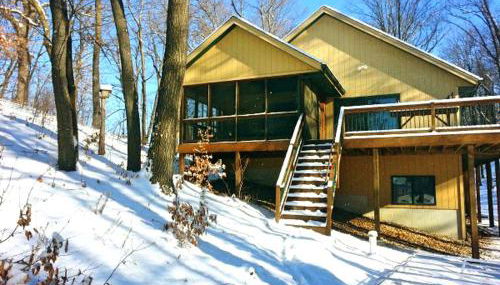 Rustic Cabin Rental with Waterfront Views on Lake Sylvia near St. Cloud, Minnesota - Foto 1