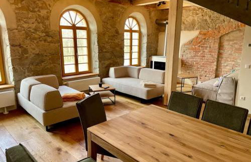 HexenburgbeiDresden mit Faßsauna 4 Raum Architektengaleriewohnung mit Whirlwanne, Kamin, Balkon-Nähe Sächsische Schweiz Dresden - Foto 1