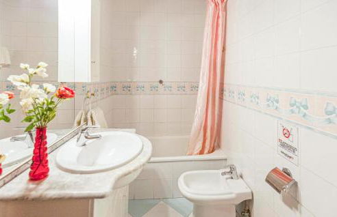 Lovely Home In Tomares With Kitchen - Foto 26