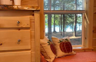 Luxury Forest Lake House - Privacy, Nature, Conveniences - New 2 bedroom - Foto 12