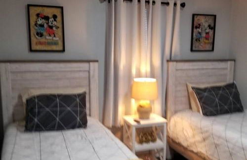 BLUE FLAMINGO'S CHARMING HOME-Heart of Tulsa2- Cherry St-Expo-11th - Foto 49