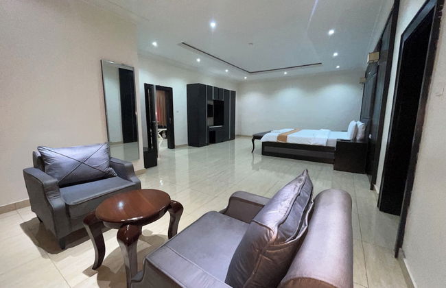 Aaron's Place Luxury Apartments & Rooms - Photo 11