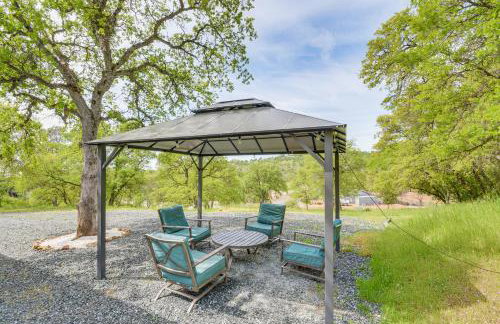 Coulterville Home with Gazebo Near Lakes and Hiking! - Foto 3