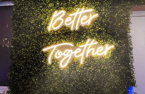 Escape GameRoom, BAR, BBQ, Spacious,KING Bed, All Luxury mattresses, Near Beach, 6 blocks away from Bars, Nite Clubs, Res, Shops - Photo 62