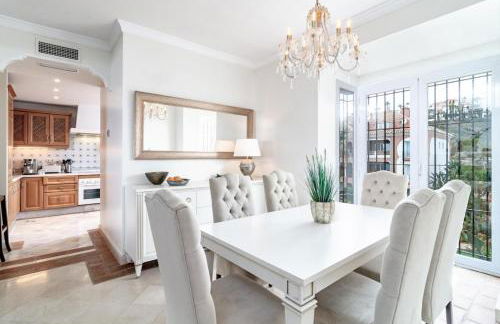 LAP- 3 bed apartment on the beach. Families only - Photo 6