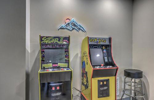 5-Star Cabin wHot Tub, Game Room, & Resort Perks! - Foto 19