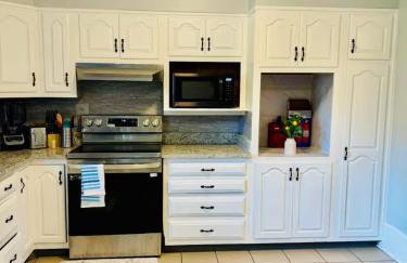 Riverdale Retreat Spacious 4BR DC Access - Foto 2