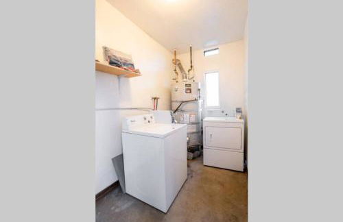 Luxury stay near Oakridge Mall for vacation/work - Foto 37