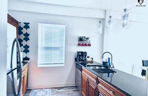 The Stallion #310 - Walk to Museums - Premium Loft with gated parking - Foto 14