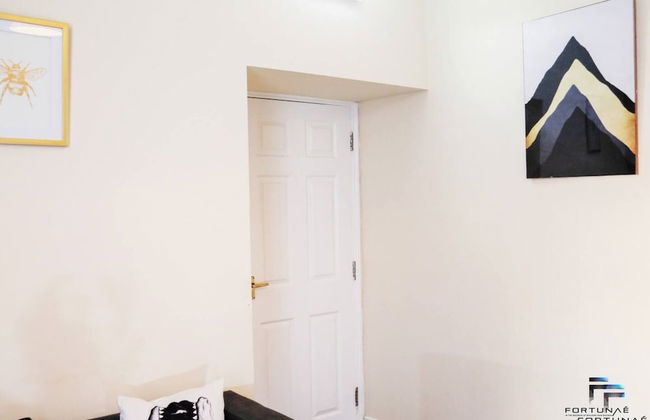 Beautiful 5-bed House Roker Beach - Photo 30