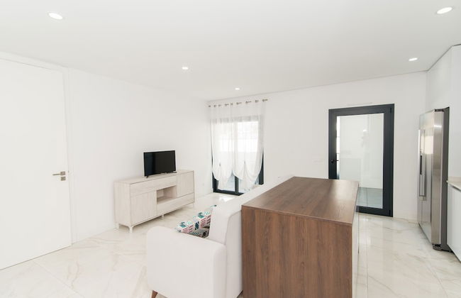 800m From the Boat to Praia das Cabanas, With Pool, Terrace, Wifi and air con - Foto 4