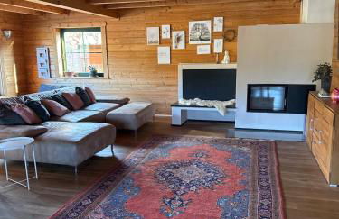 Blockbohlen HolzHaus mit Sauna, Outdoor Jacuzzi und BadeTeich - Foto 5