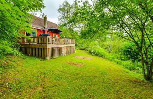 Mtn-View Deck and Grill Creekside Catskills Cabin! - Foto 1