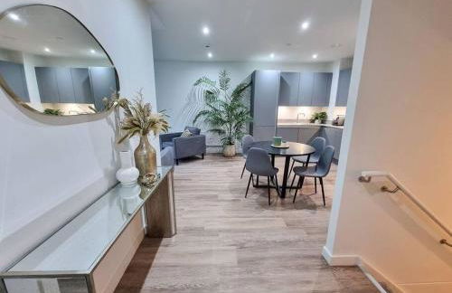 Stunning 4-bedroom Townhouse with Free Parking - Foto 9