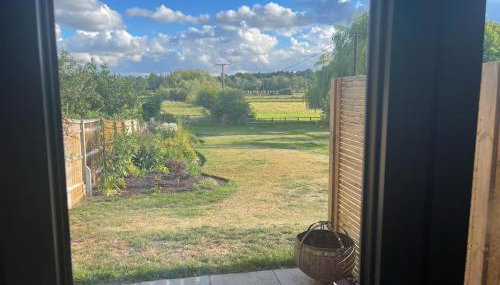 Garden Studio - Photo 4, Garden view