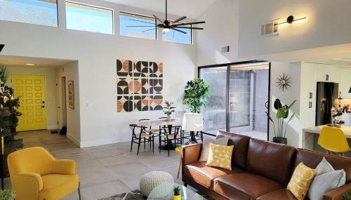 Upscale mid century on the green w Private Hot Tub - Foto 1