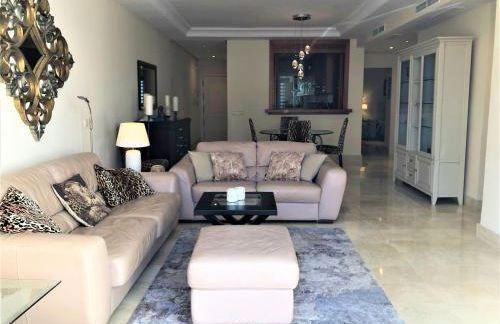 Beachside Luxury 2 bedroom apartment, Puerto Banus - Foto 10