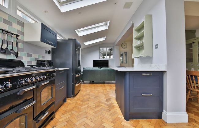 4 Bed House with Pool Table & Parking - Foto 38