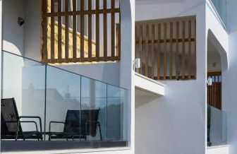 Evelio Living - Photo 4