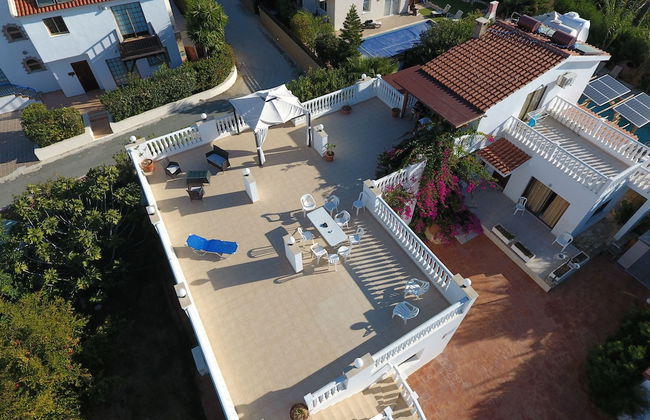 Huge ! Lovely! Private! Villa in The Heart Of Coral Bay! Car Not Essential ! - Photo 36