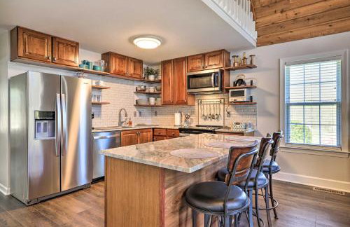 Lakefront Eatonton Home Boat Dock and Fire Pit - Foto 6